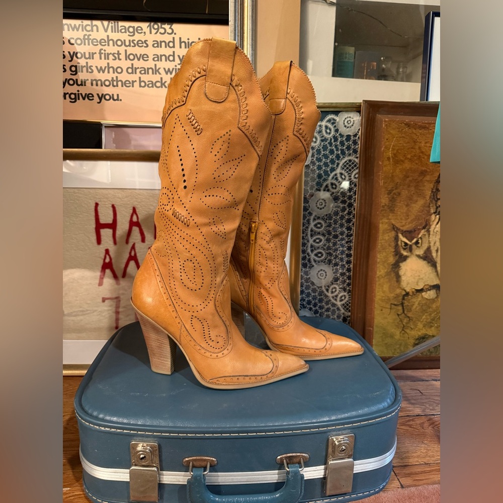 Vintage BCBGirls Caramel Heeled Boots